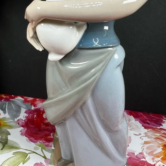 🛑SOLD🛑 NAO BY LLADRO PRETTY YOUNG GIRL HOLDING A RABBIT, 1980 SPAIN PORCELAIN - Picture 12 of 17